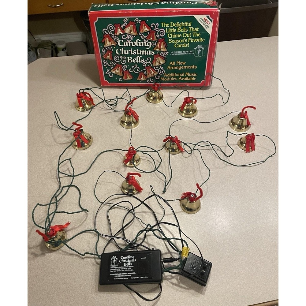 Vtg. Ye Merry Minstrel Caroling Christmas Bells 25 Carols Musical Decor Works